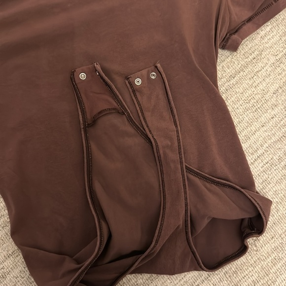 SKIMS COTTON JERSEY T-SHIRT BODYSUIT | GARNET SMALL - Picture 2 of 5